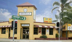 Albion Park Hotel - Tourism Caloundra 0