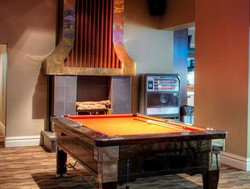 Lakes Hotel - Tourism Caloundra 3