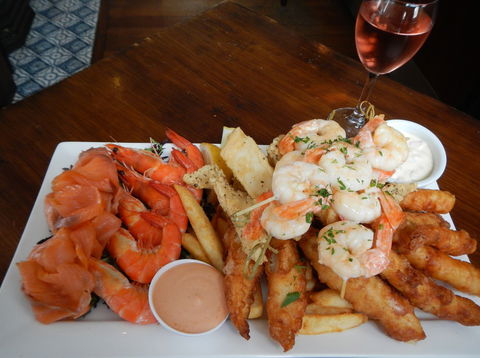 Lord Roberts Hotel - Tourism Caloundra 9