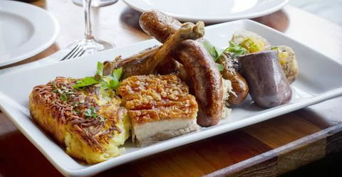 Essen Restaurant & Beer Cafe - Tourism Caloundra 4