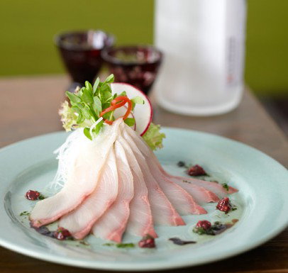 Uchi Lounge - Tourism Caloundra 3