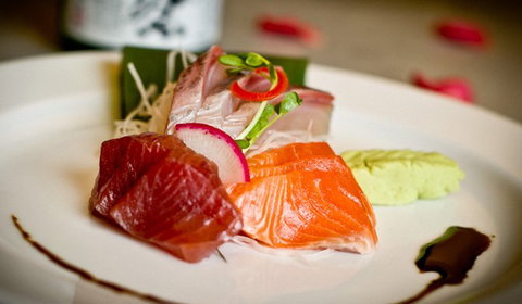 Uchi Lounge - Tourism Caloundra 4