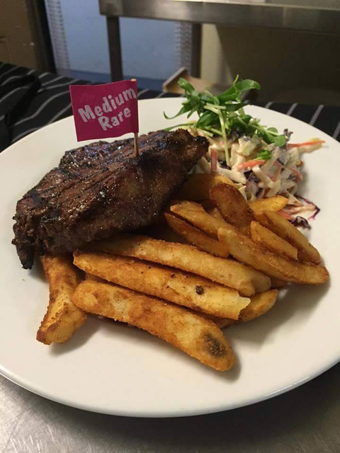 Duke Of Edinburgh Hotel - Tourism Caloundra 1