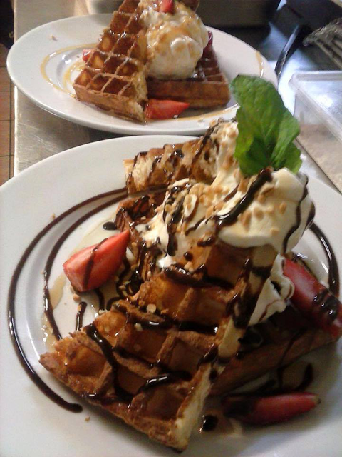 Duke Of Edinburgh Hotel - Tourism Caloundra 2