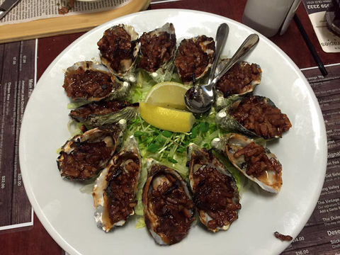 Duke Of Edinburgh Hotel - Tourism Caloundra 3