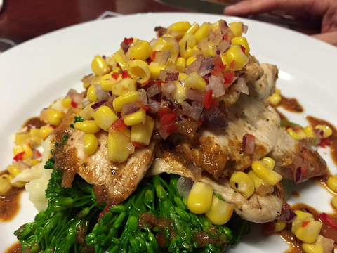 Duke Of Edinburgh Hotel - Tourism Caloundra 4