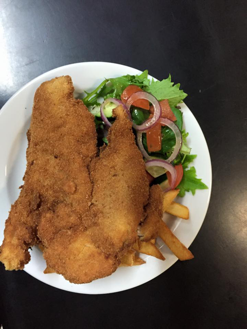 Lakes Creek Hotel - Tourism Caloundra 0