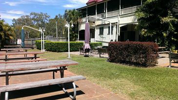 Lakes Creek Hotel - Tourism Caloundra 3