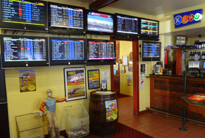 Landsborough Hotel - Tourism Caloundra 2