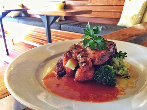Ocean Shores Tavern - Tourism Caloundra 2