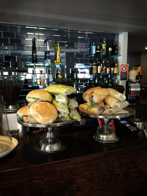 Ocean Shores Tavern - Tourism Caloundra 4