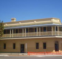 The British Hotel - Tourism Caloundra