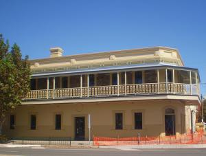 The British Hotel - Tourism Caloundra 0
