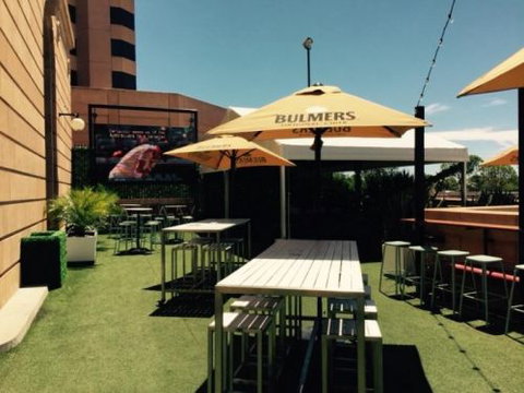 Backyard Bar - Tourism Caloundra 1