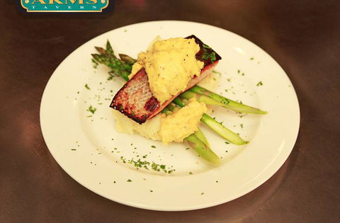 Green Valley Hotel - Tourism Caloundra 1