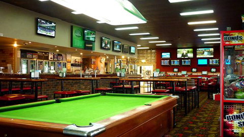 Green Valley Hotel - Tourism Caloundra 3