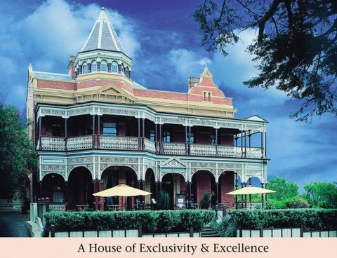 Queenscliff Hotel - Tourism Caloundra 0