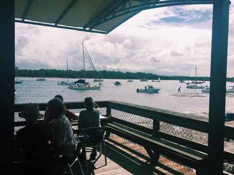 Tin Can Bay Yacht Club Bistro - Tourism Caloundra 4