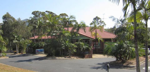 Valla Beach Tavern - Tourism Caloundra 3