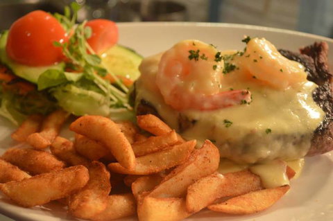Tugun Tavern - Tourism Caloundra 0