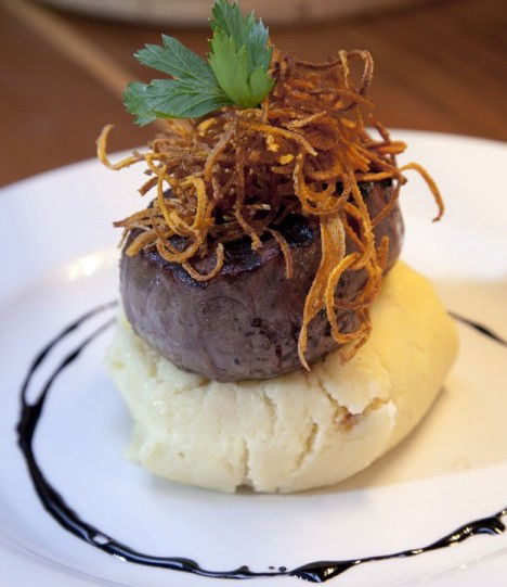 Nags Head Hotel - Tourism Caloundra 1