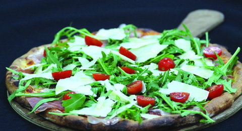 Lilys Restaurant Bar & Function Centre - Tourism Caloundra 5