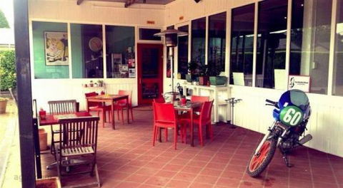 Rockabellas Roadside Diner - Tourism Caloundra 1