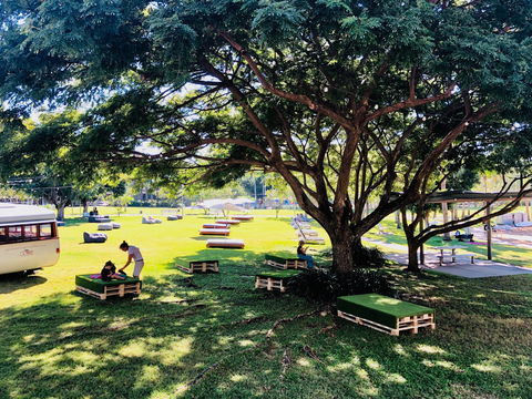 Waterfront Beach Club - Tourism Caloundra 0
