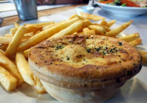 Live Music At Roths Wine Bar - Tourism Caloundra 1