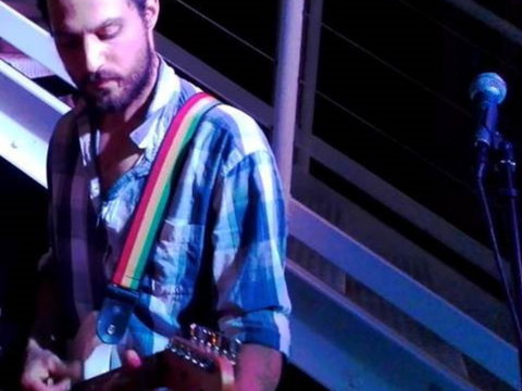 Live Music At Roths Wine Bar - Tourism Caloundra 3