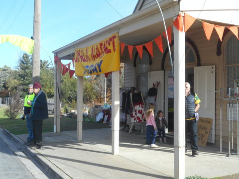 Yarck Country Market - Tourism Caloundra 2