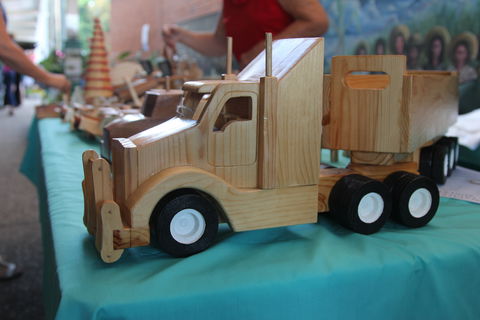 Mercer Lane Markets - Tourism Caloundra 0