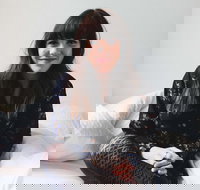 The Barn at Wombat Flat presents Louise Adams Alive and Streaming - Tourism Caloundra