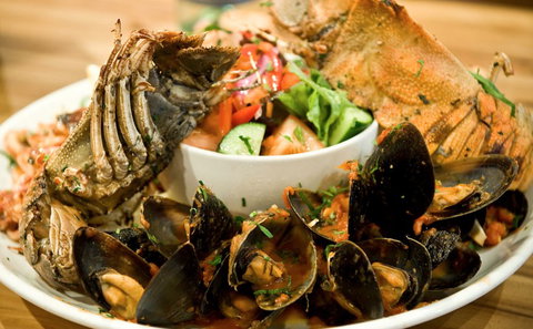 Nikos Restaurant Bar - Tourism Caloundra 2