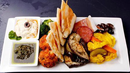 Sittano's Bar & Restaurant - Tourism Caloundra 1