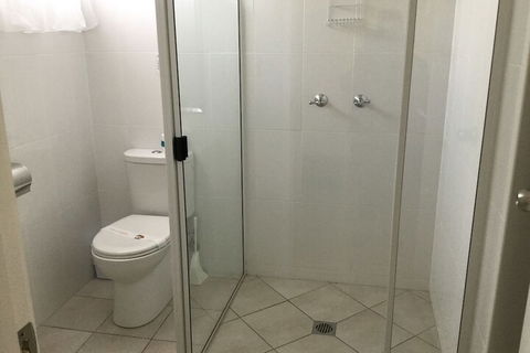 Ambassador Motel - Tourism Caloundra 5