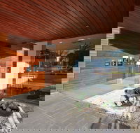 Melbourne Dandenong Central Apartment - Tourism Caloundra