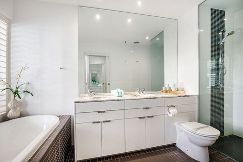 Ultra Broadbeach - Tourism Caloundra 4