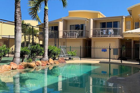 Coolum Beach Getaway Resort - Tourism Caloundra 1