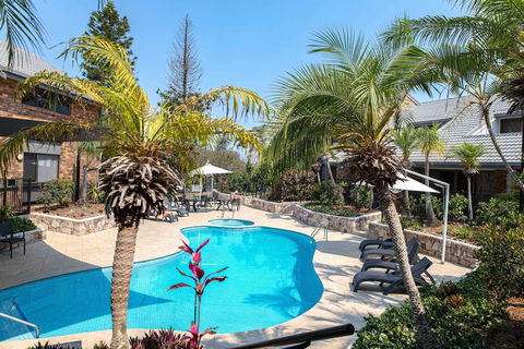 Glen Eden Beach Resort - Tourism Caloundra 1