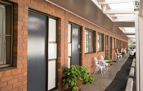 Country Pathfinder Motor Inn - Tourism Caloundra 2