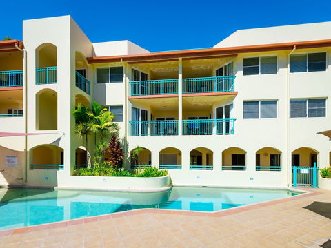 Shingley Beach Resort - Tourism Caloundra 1