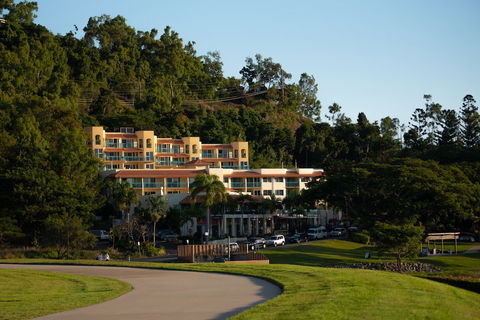 Shingley Beach Resort - Tourism Caloundra 2
