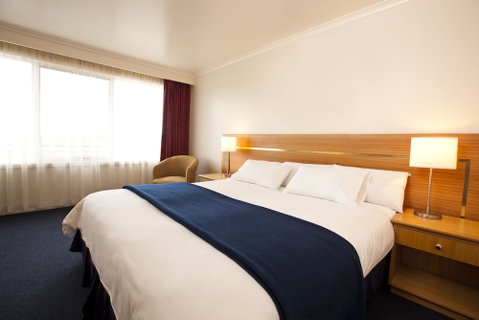 Edgewater Hotel - Tourism Caloundra 5
