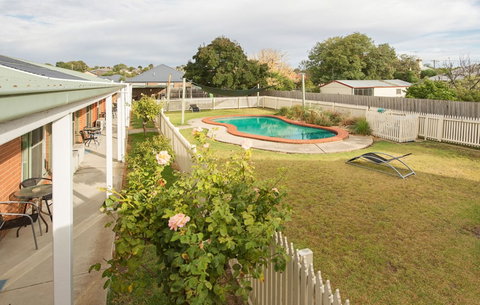 Rose Garden Motel - Tourism Caloundra 2
