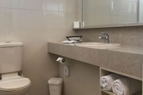 Nagambie Motor Inn - Tourism Caloundra 6