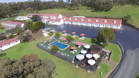 Clare Valley Motel - Tourism Caloundra 2