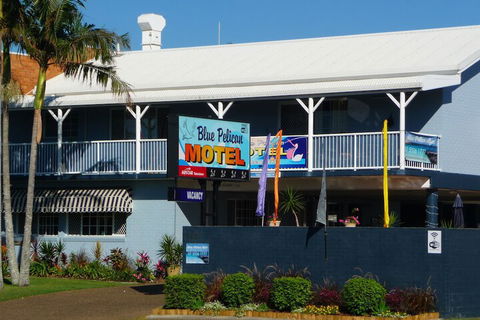Blue Pelican Motel - Tourism Caloundra 1