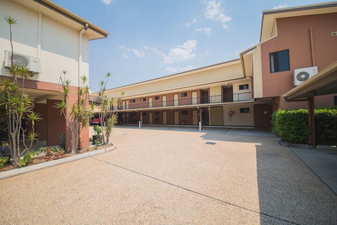 Rocky Resort Motor Inn - Tourism Caloundra 1