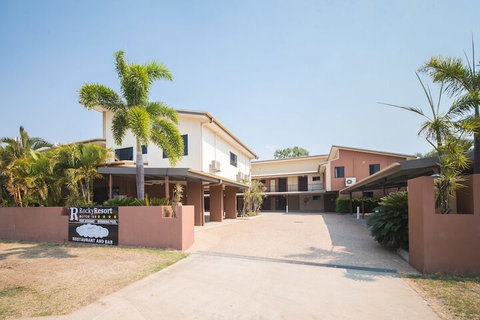 Rocky Resort Motor Inn - Tourism Caloundra 3